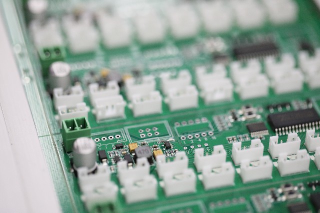 怎样优化PCBA打样和量产价钱？？？PCBA打样价钱与量产价钱差别剖析