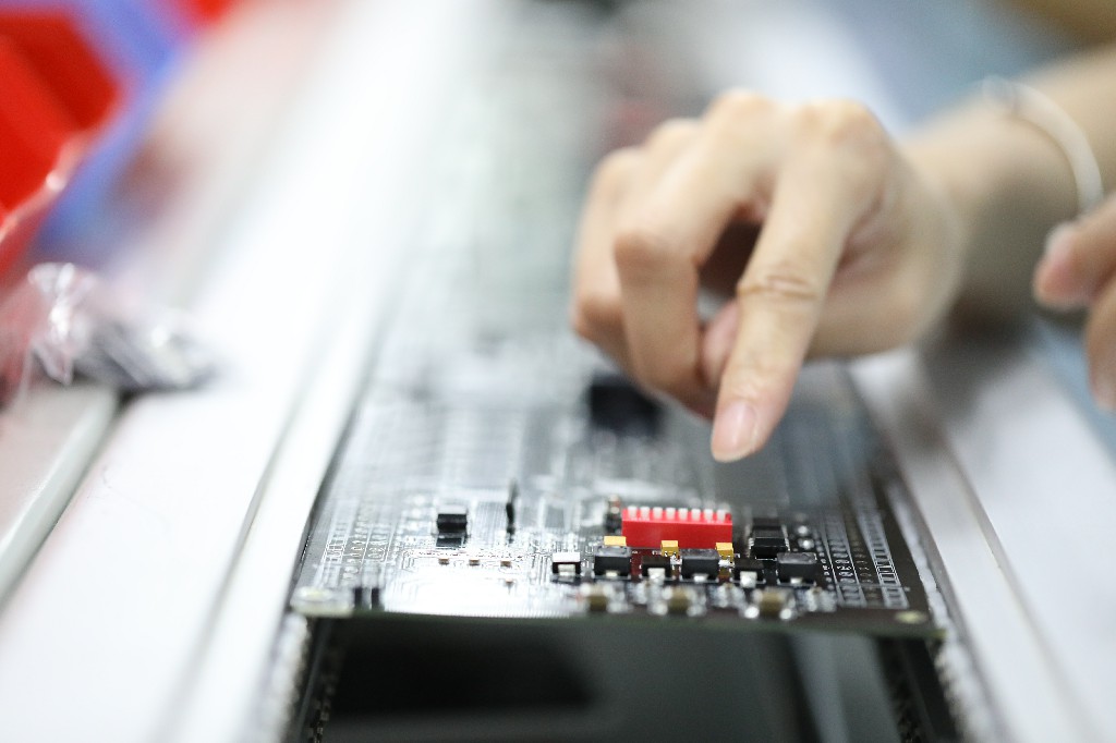 DIP插件加工在PCBA代工中有什么作用？？？？？DIP插件加工的不